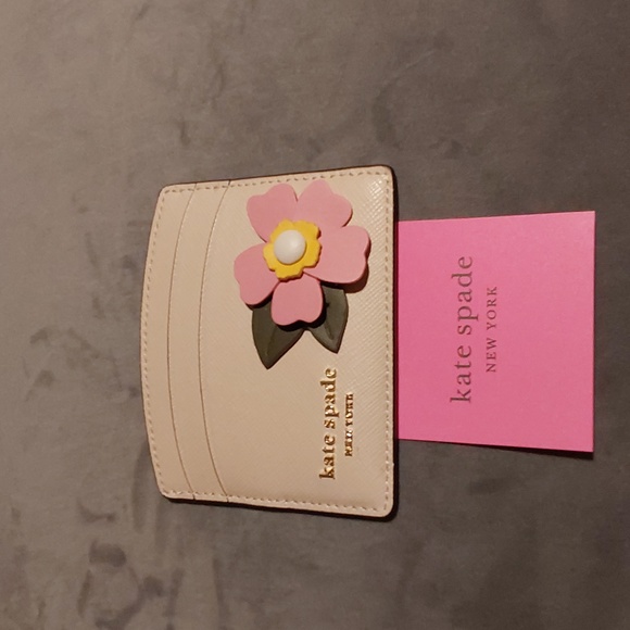 kate spade Handbags - 🌛BNWT KATE SPADE PEDAL SAFFIANO LEATHER CARD HOLDER